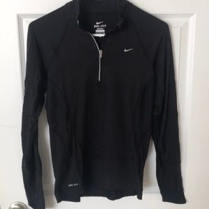 Nike drifit quarter zip running top